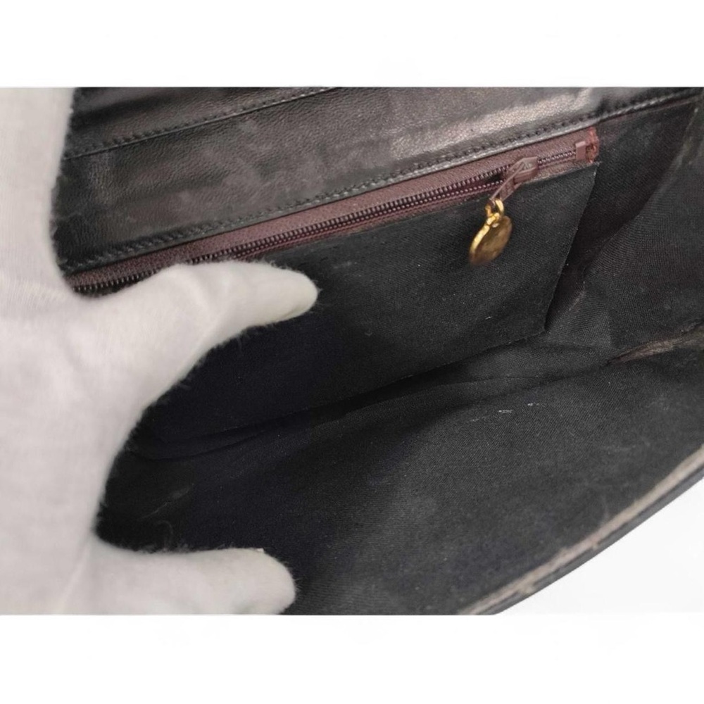 Black Chanel half moon bag - Picture 3 of 7